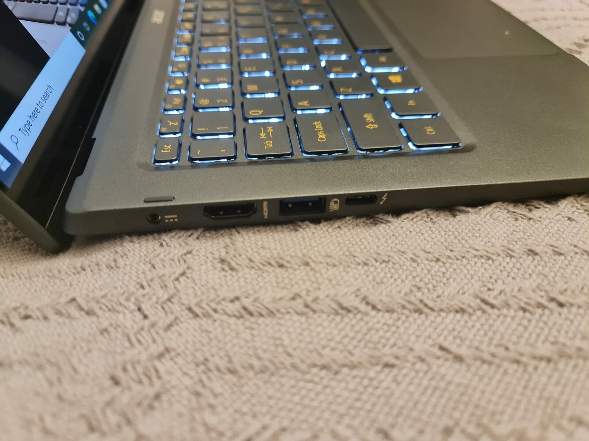 Acer Swift 5 lateral 2