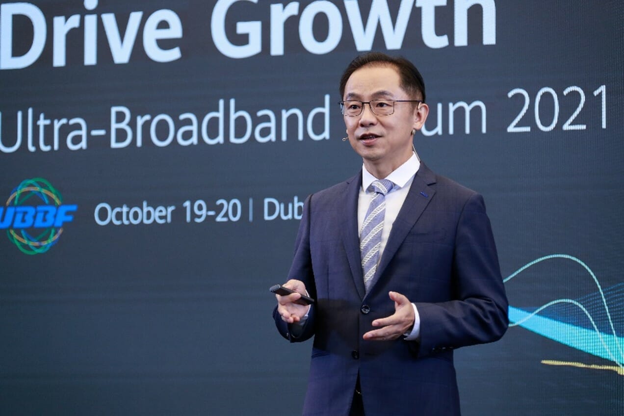 Ryan Ding director executiv și președinte al Carrier Business Group, Huawei, vorbind la UBBF