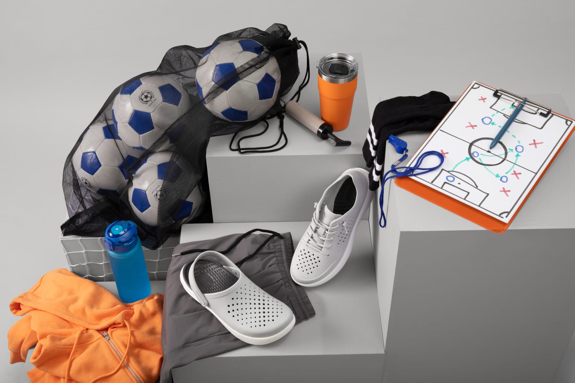 Crocs cu tehnologie LiteRide și Free Feel